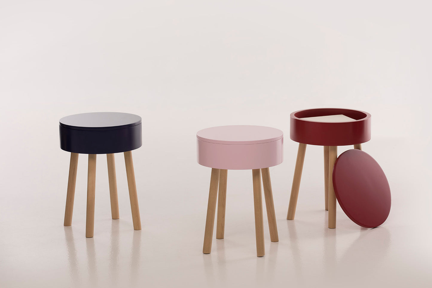 PIILO stool, burgundy red