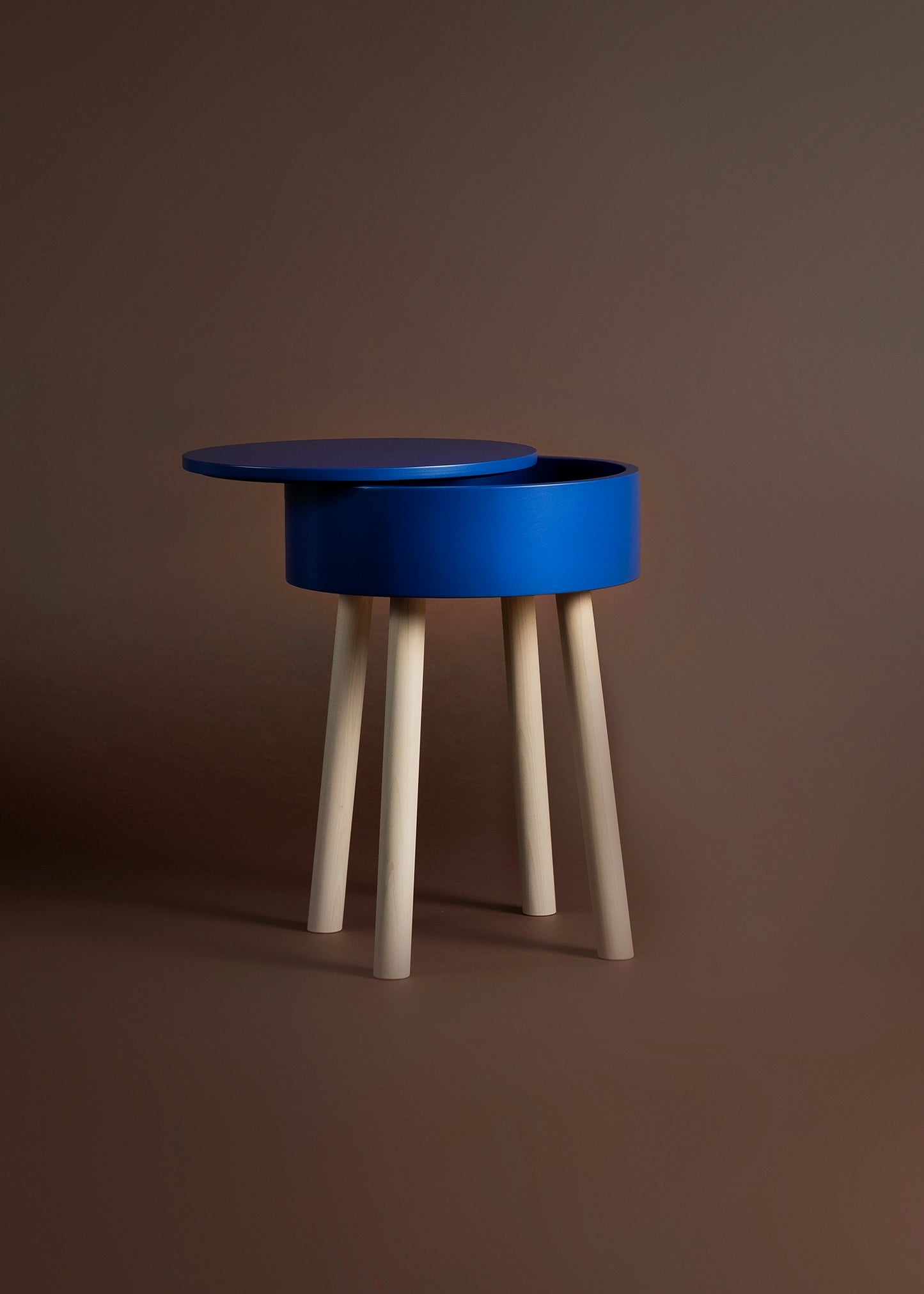 Piilo stool, cobalt blue