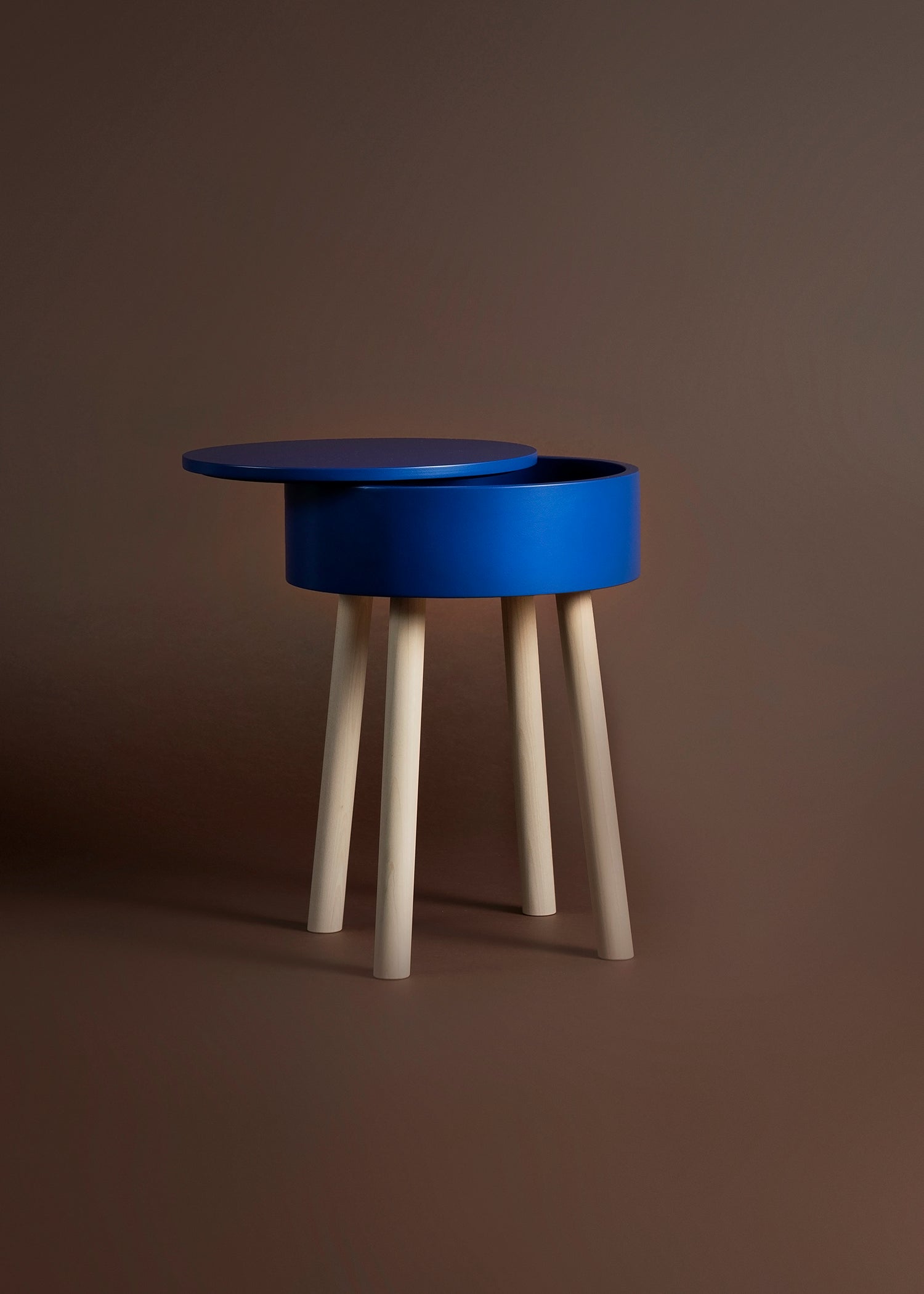 Piilo stool, cobalt blue